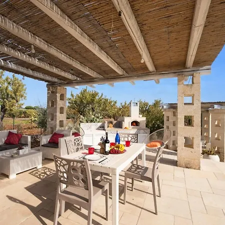 Villa Trullo Saraceno By *