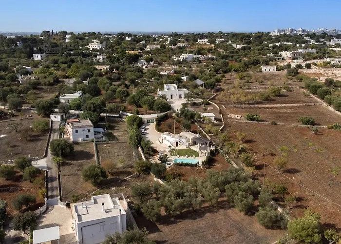 Trullo Saraceno By * 奥斯图尼